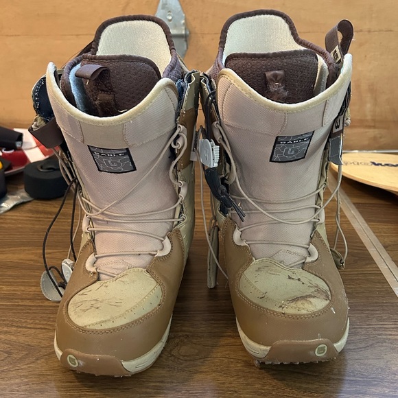 Burton | Women’s ‘Sable’ Snowboarding Boots - Picture 2 of 4